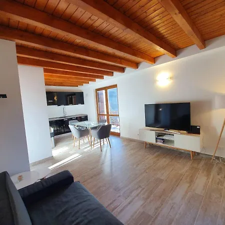 Cozy Luxe Mountain Apartmán *